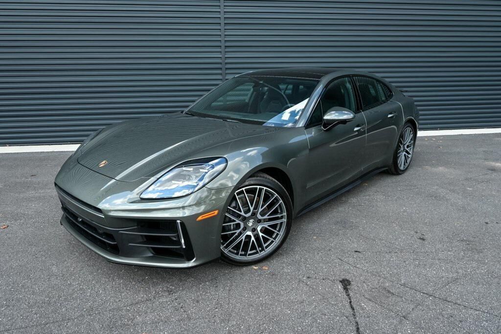2025 PORSCHE Panamera