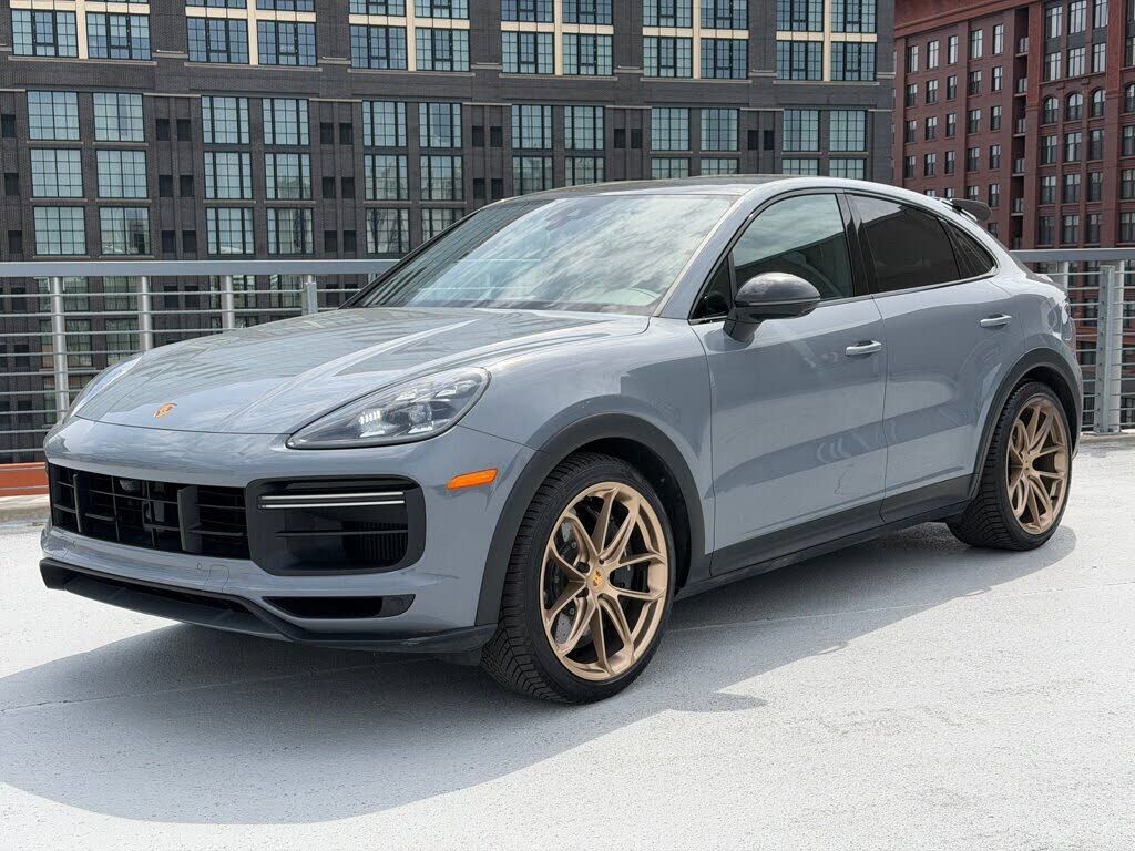 2023 PORSCHE Cayenne