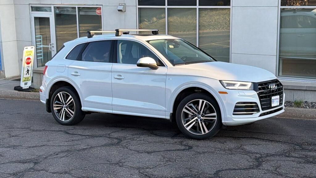 2020 AUDI Q5 e
