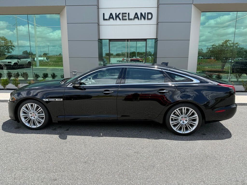 2016 JAGUAR XJ