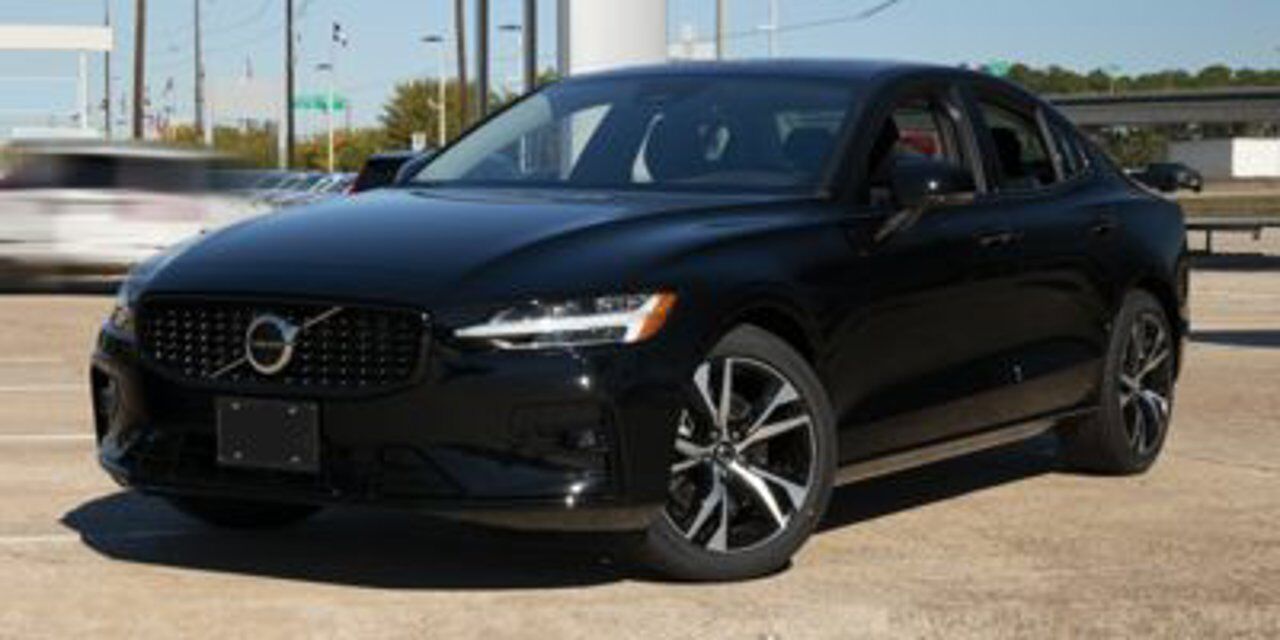 2025 VOLVO S60