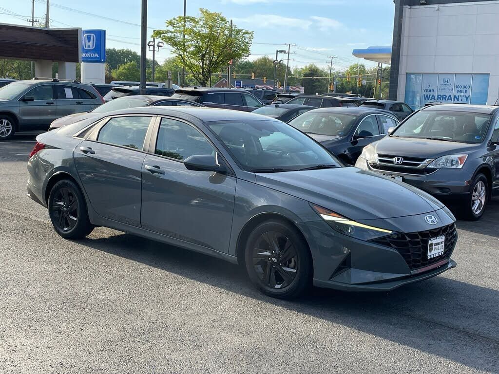 2021 HYUNDAI Elantra