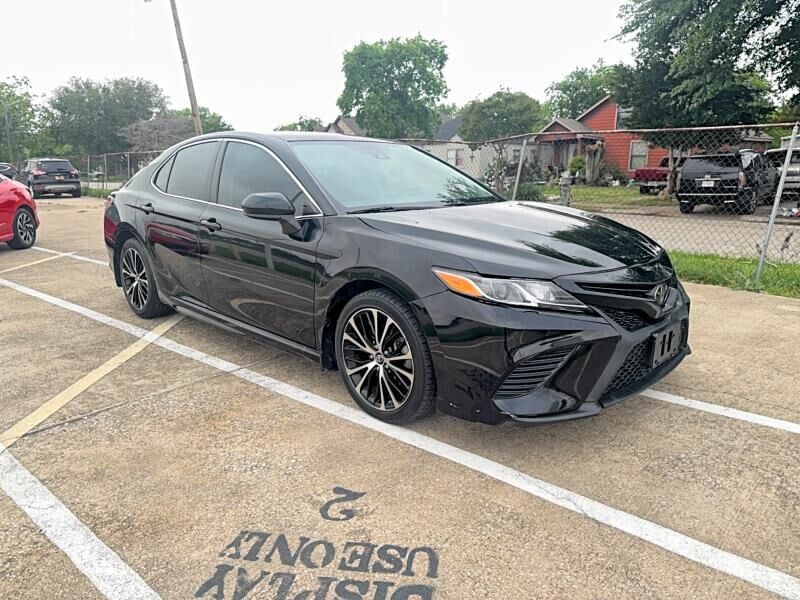 2018 TOYOTA Camry