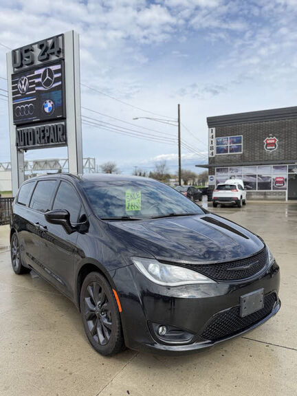 2019 CHRYSLER Pacifica