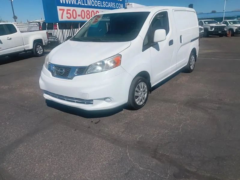 2017 NISSAN NV200