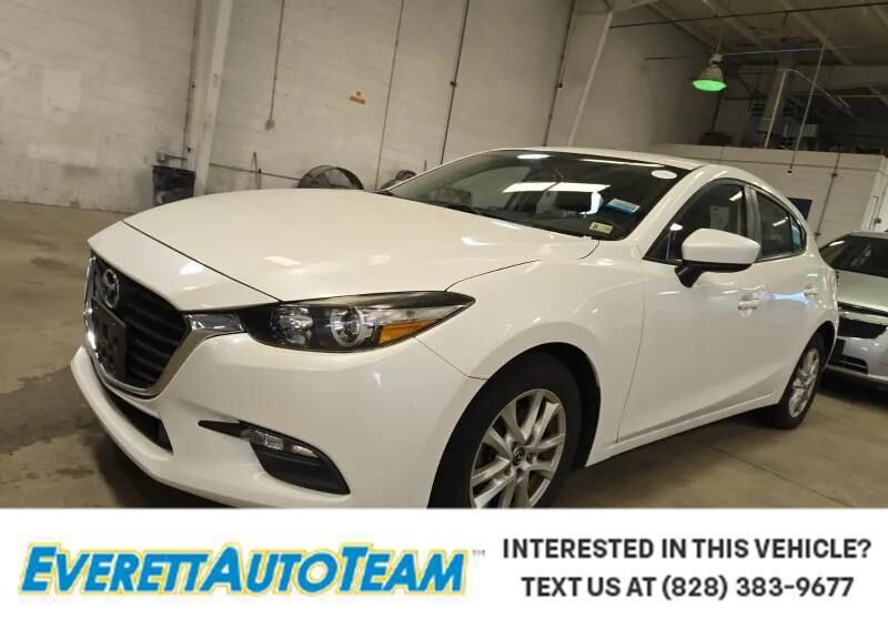 2017 MAZDA Mazda3