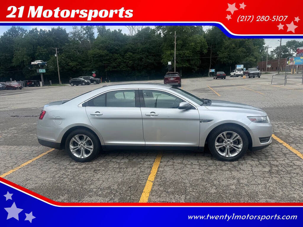2013 FORD Taurus