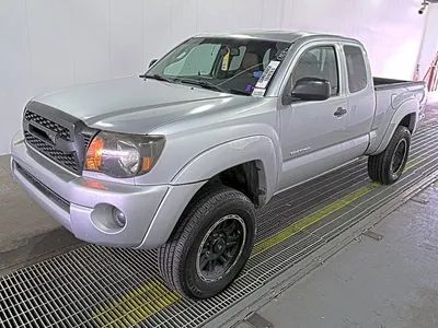 2011 TOYOTA Tacoma