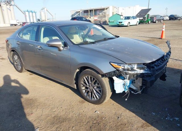 2018 LEXUS ES