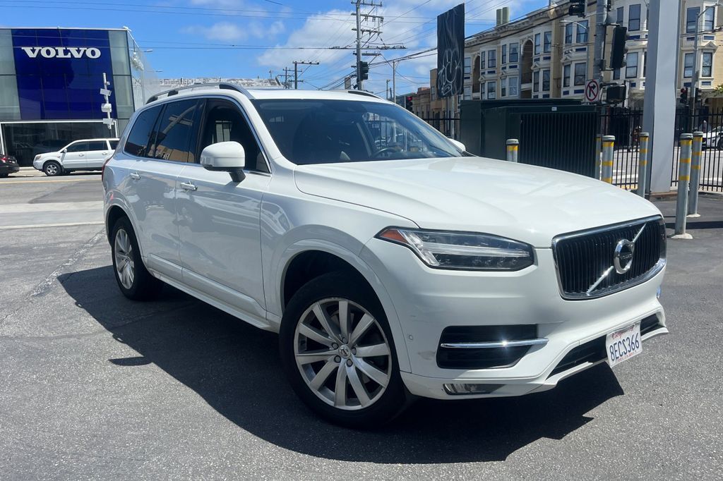 2018 VOLVO XC90