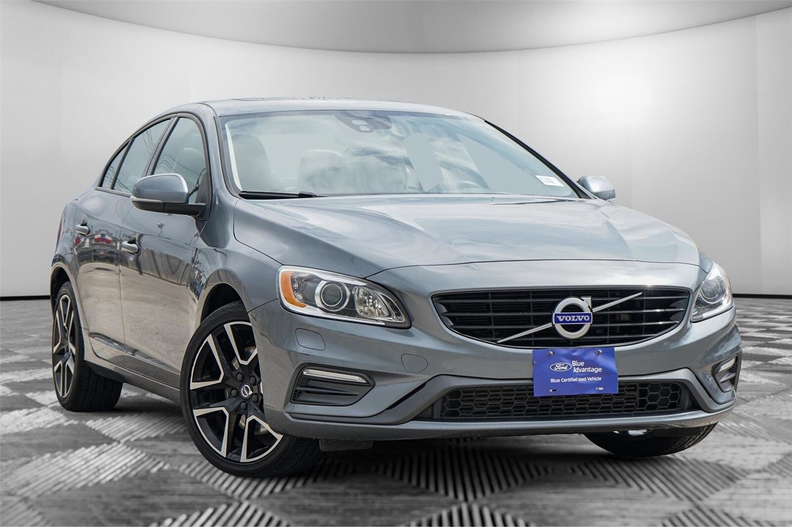 2018 VOLVO S60
