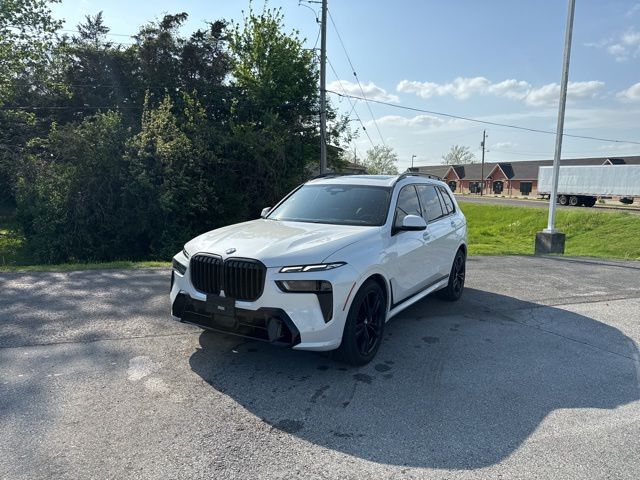 2023 BMW X7