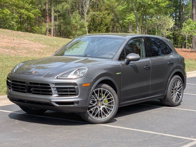 2023 PORSCHE Cayenne