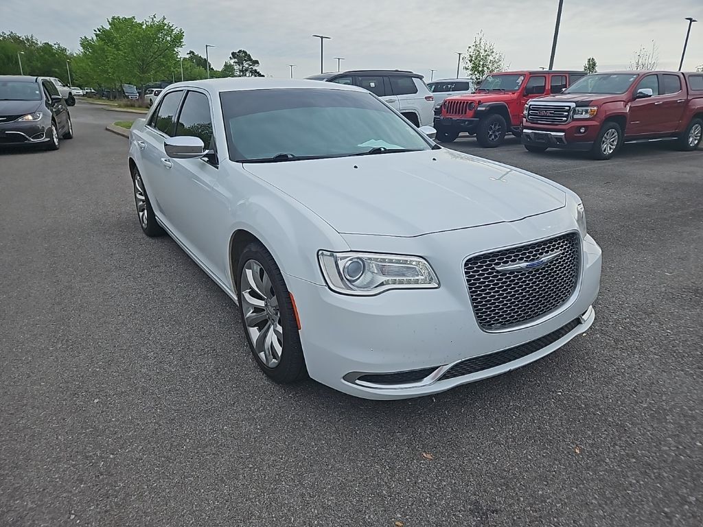 2019 CHRYSLER 300
