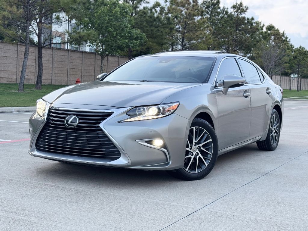 2017 LEXUS ES