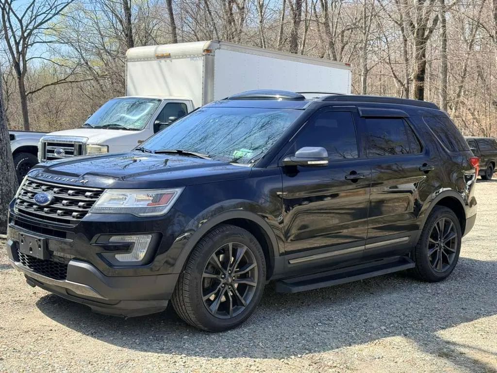 2017 FORD Explorer