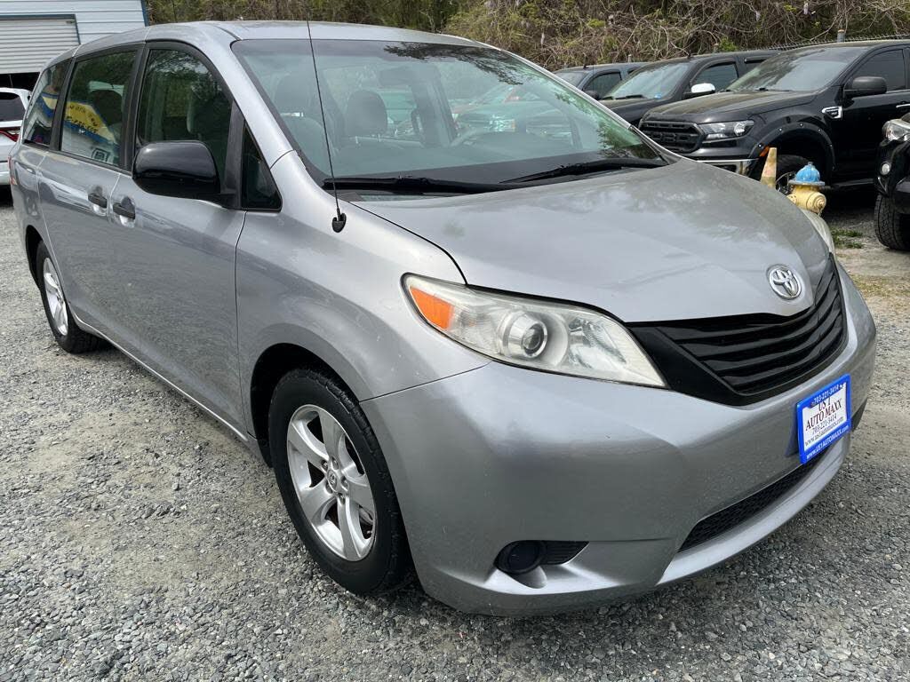 2013 TOYOTA Sienna
