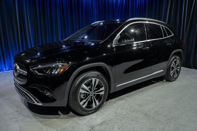 2026 MERCEDES-BENZ GLA-Class