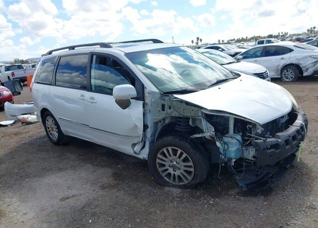 2009 TOYOTA Sienna
