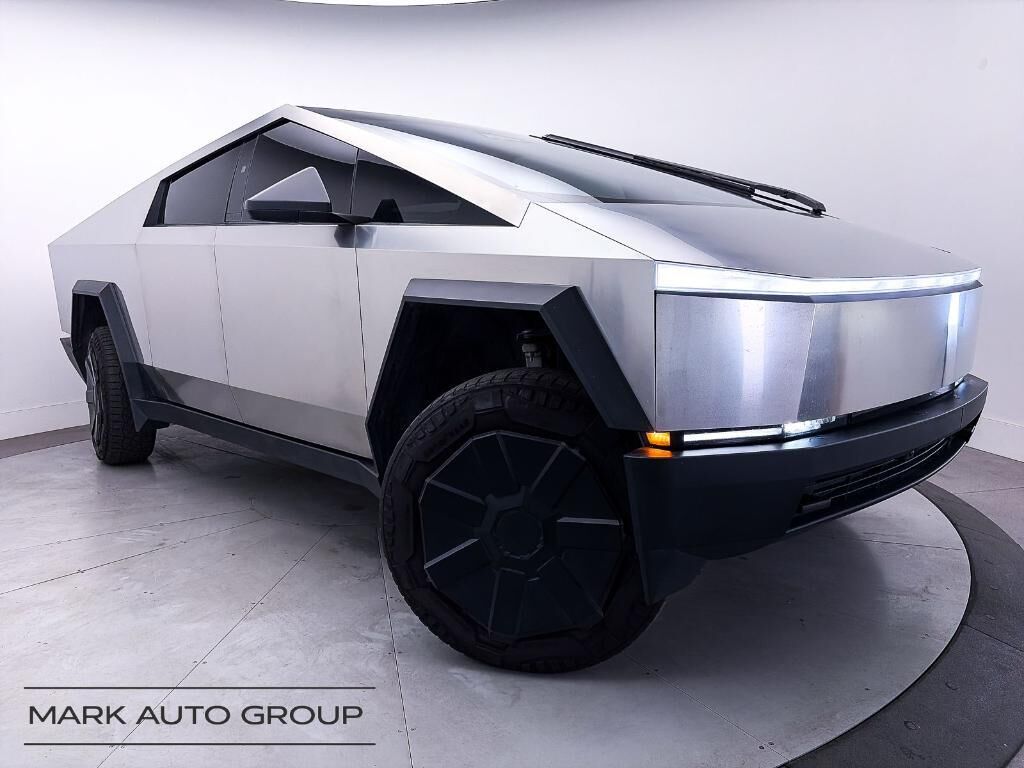 2024 TESLA Cybertruck