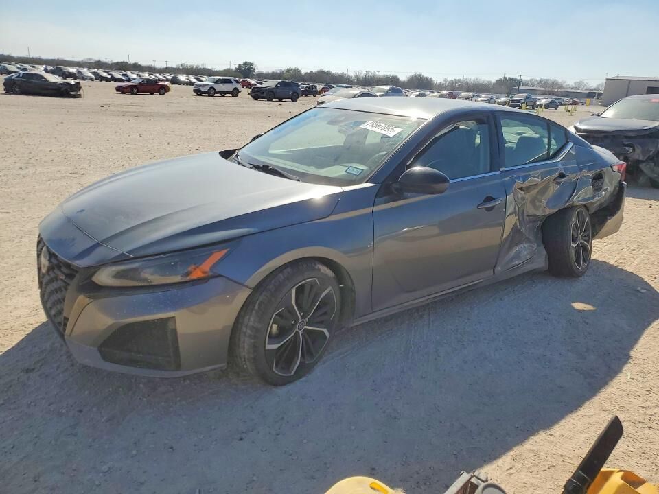 2023 NISSAN Altima