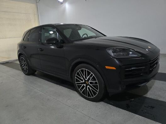 2024 PORSCHE Cayenne