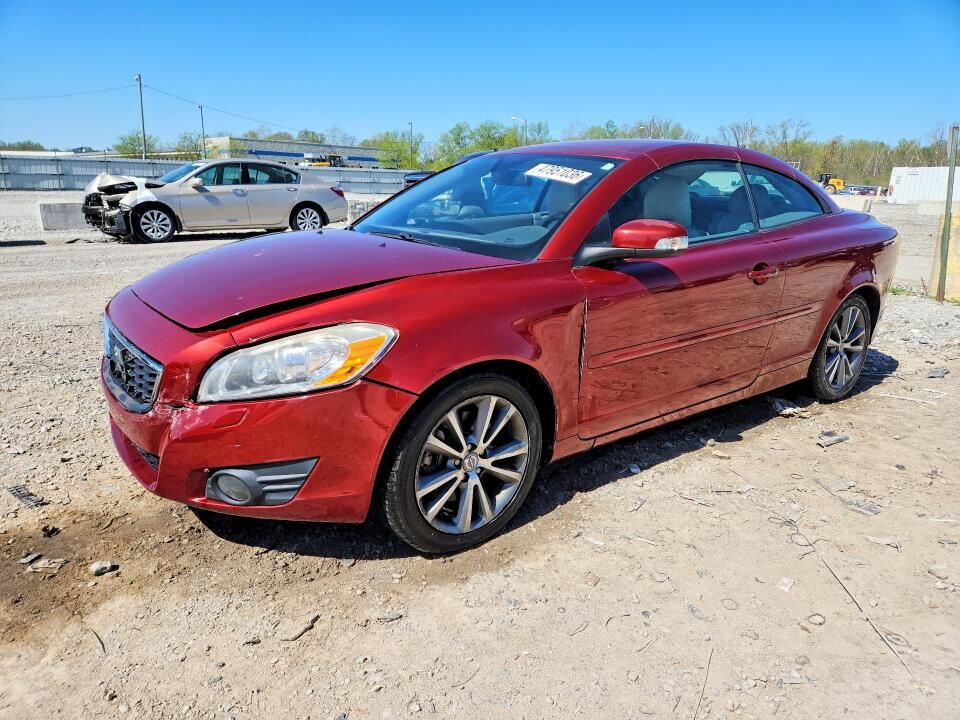 2011 VOLVO C70