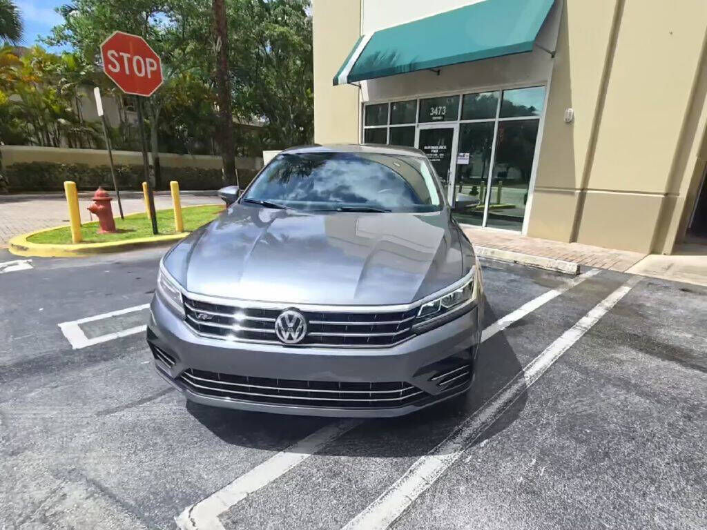 2017 VOLKSWAGEN Passat