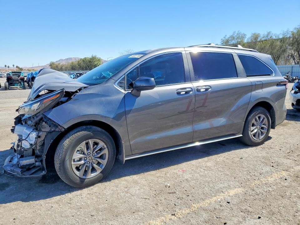 2025 TOYOTA Sienna