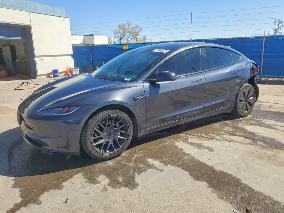 2024 TESLA Model 3