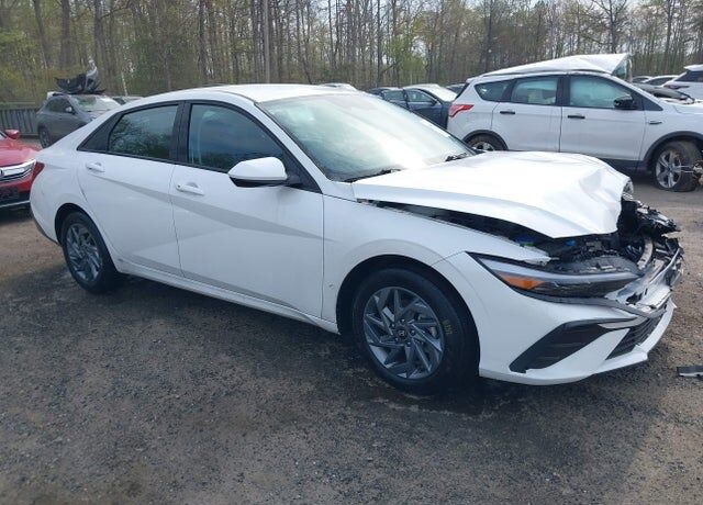 2024 HYUNDAI Elantra