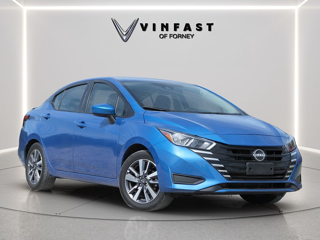 2023 NISSAN Versa