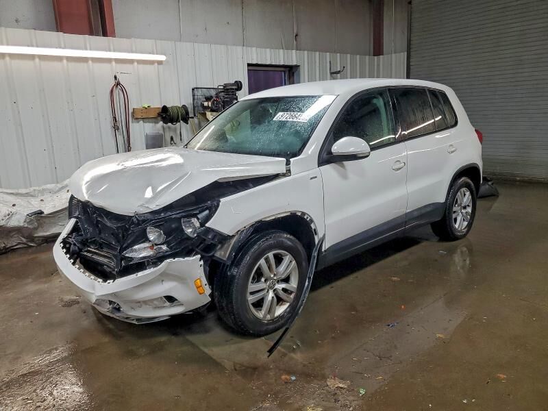 2013 VOLKSWAGEN Tiguan