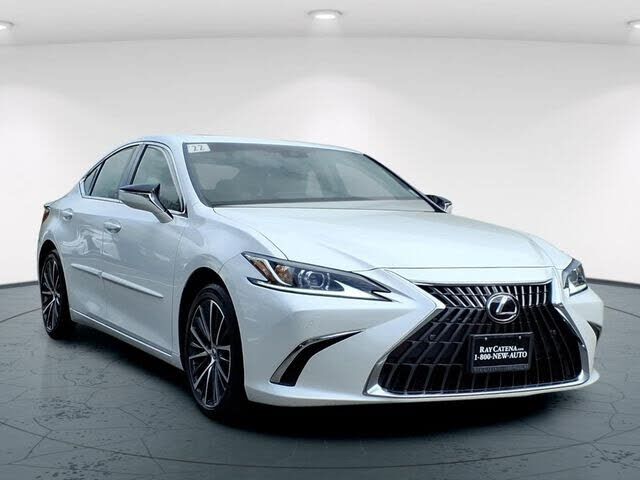 2022 LEXUS ES