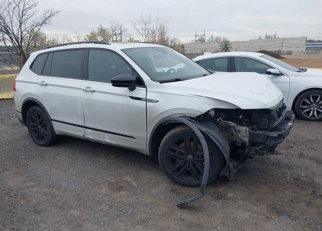 2022 VOLKSWAGEN Tiguan