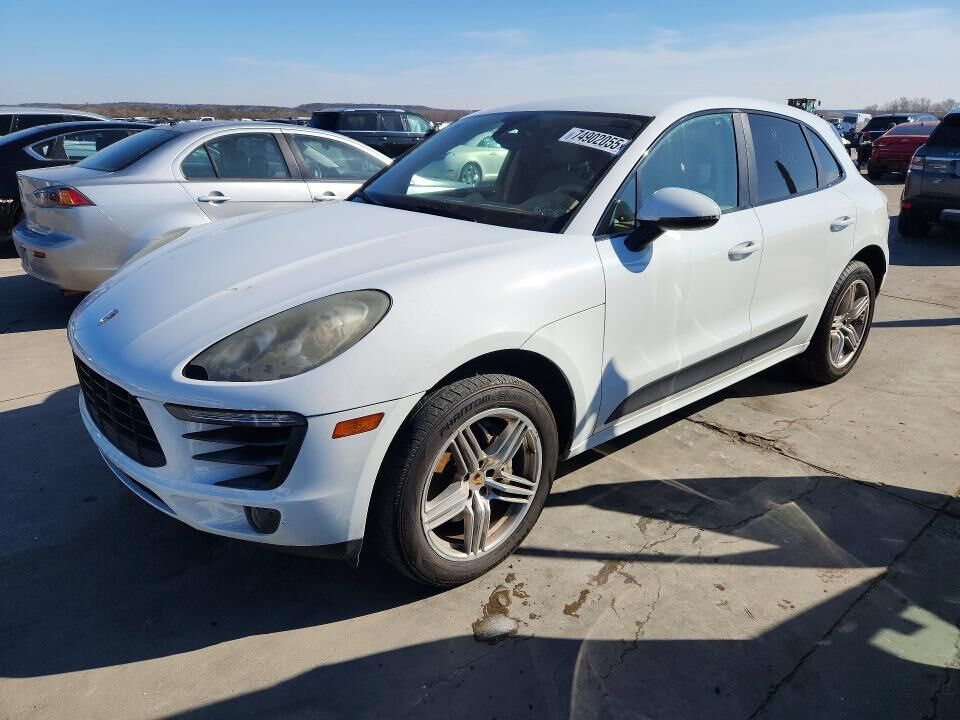 2015 PORSCHE Macan