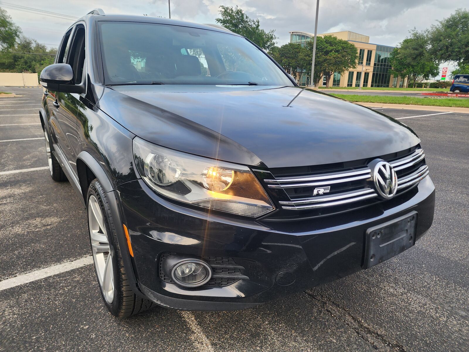 2016 VOLKSWAGEN Tiguan