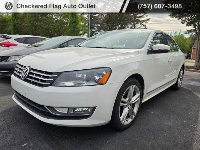 2013 VOLKSWAGEN Passat