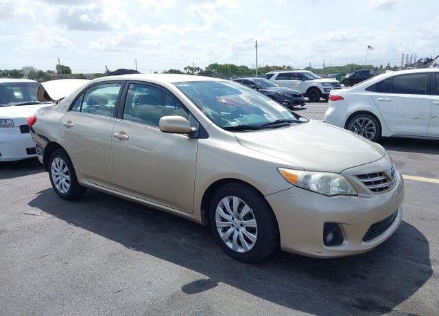 2013 TOYOTA Corolla