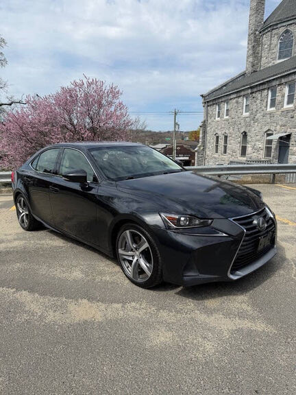 2017 LEXUS IS
