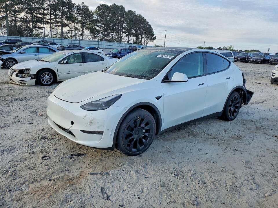 2023 TESLA Model Y