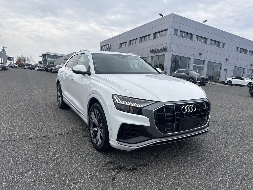 2023 AUDI Q8