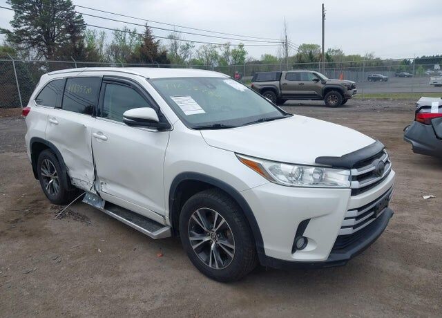 2018 TOYOTA Highlander