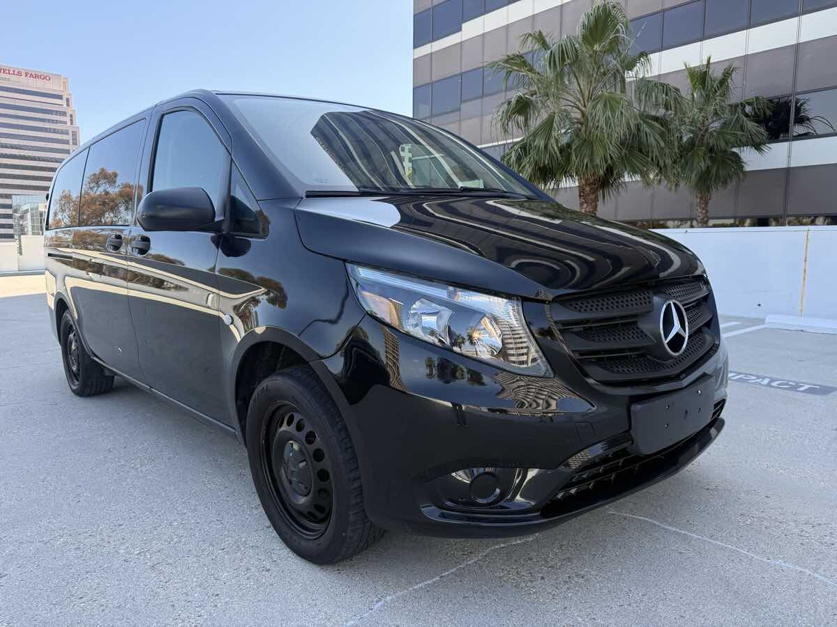2017 MERCEDES-BENZ METRIS