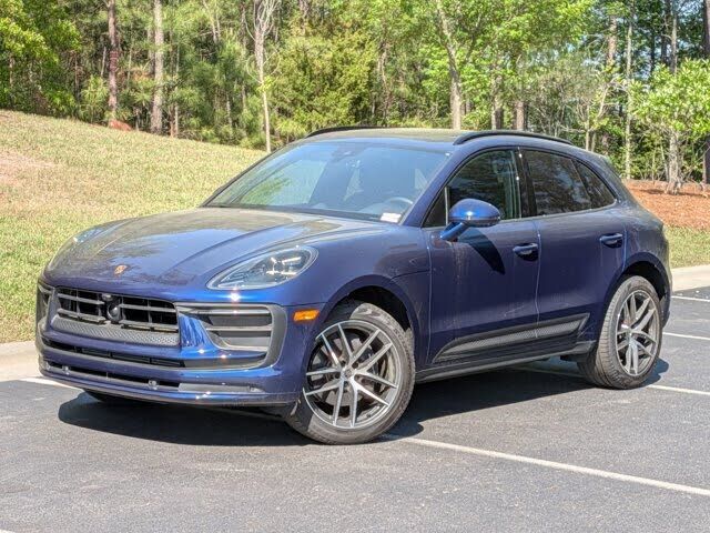 2025 PORSCHE Macan