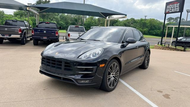 2016 PORSCHE Macan
