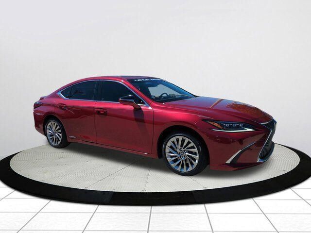 2019 LEXUS ES