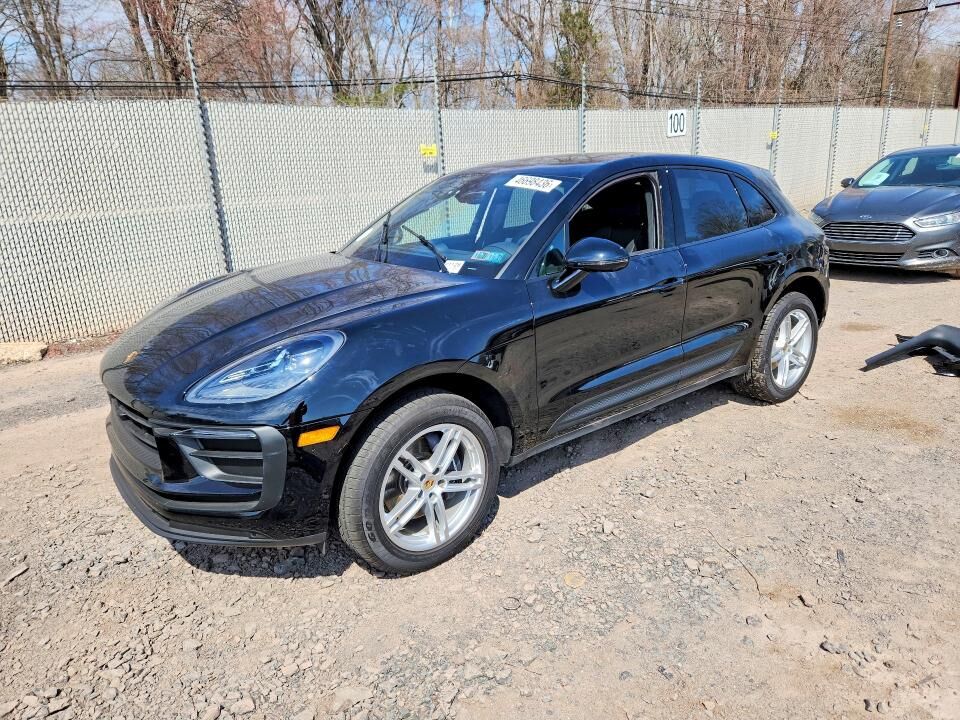 2026 PORSCHE Macan