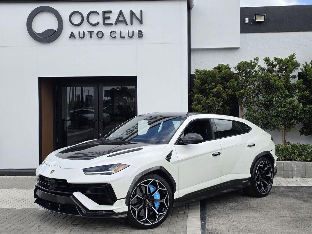 2024 LAMBORGHINI URUS