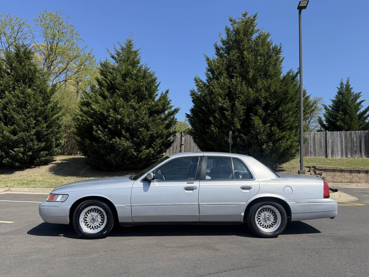 2002 MERCURY Grand Marquis